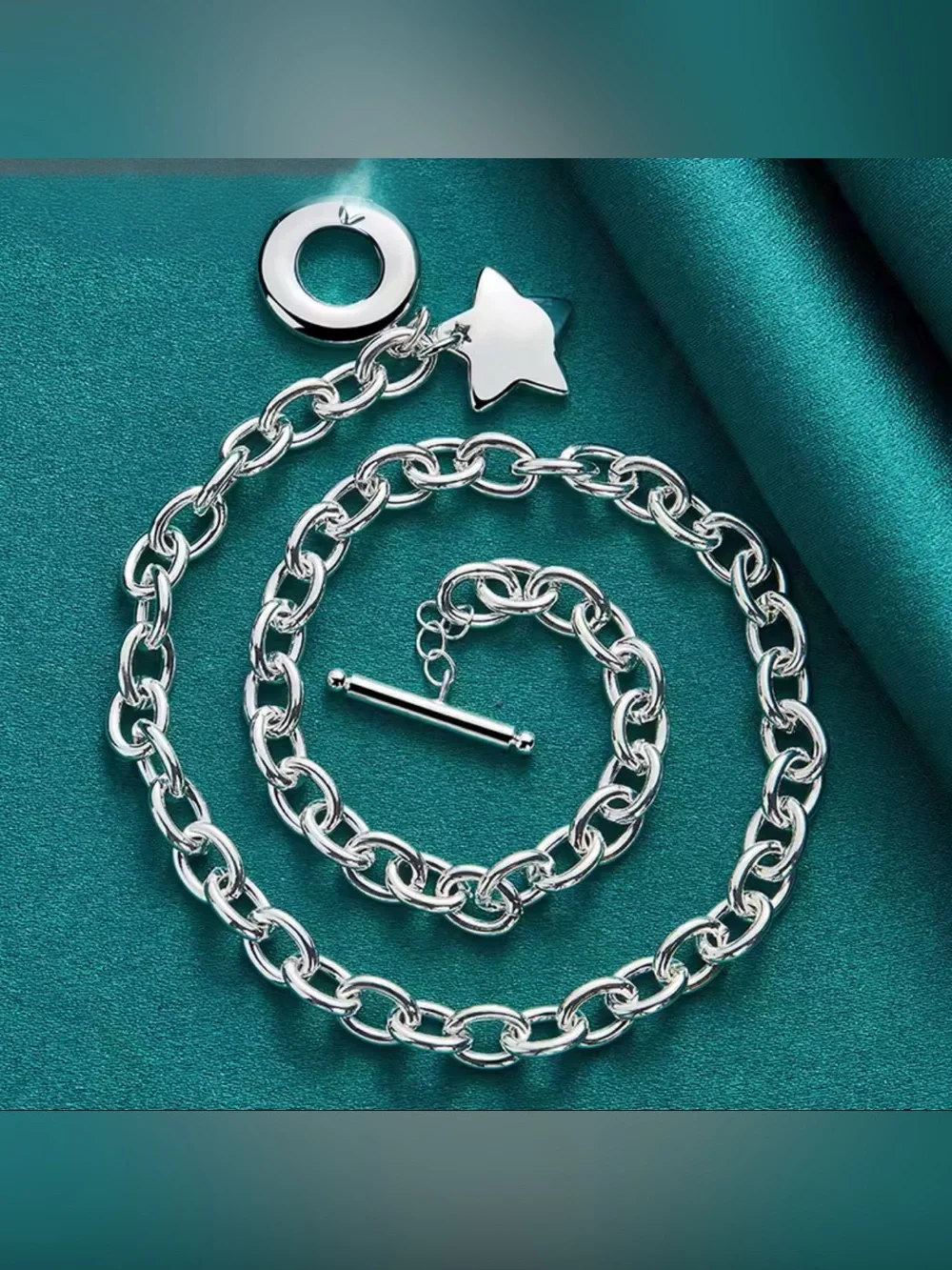 Silver Open Circle Toggle Necklace with Star charm! - Picture 4 of 6
